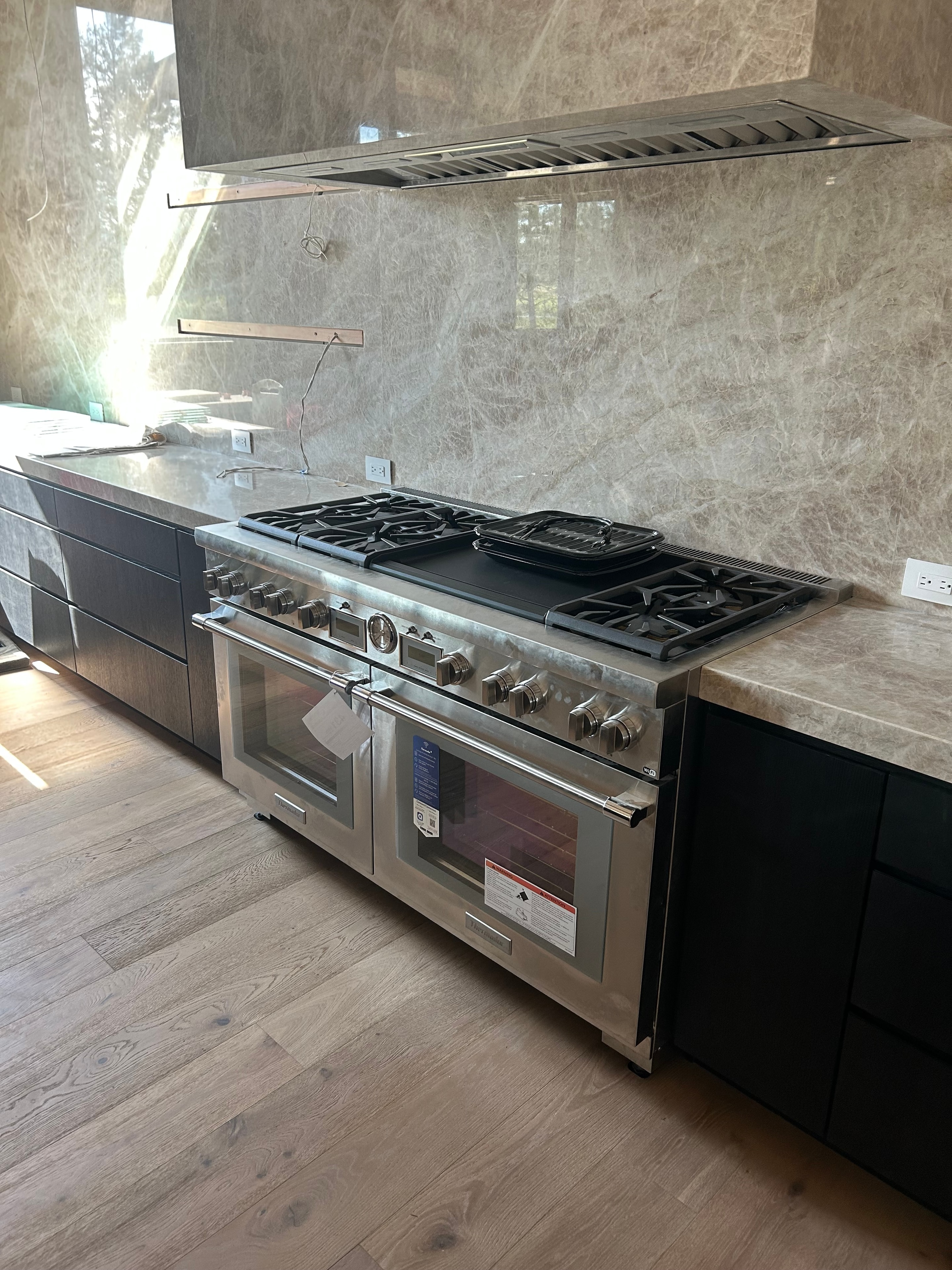 High-end kitchen appliance installation